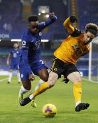  阿森纳锋线哑火遭狼队逼平  