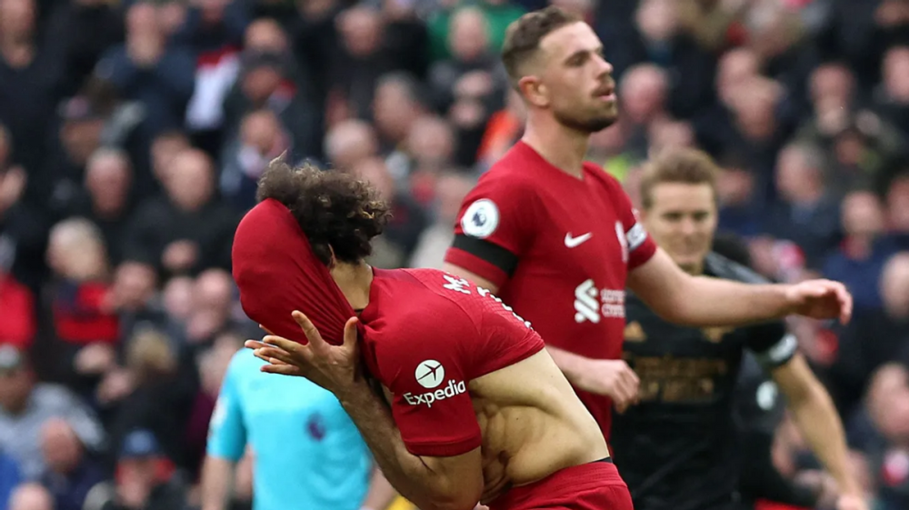  阿森纳门将神勇扑救逼平卫冕冠军曼城